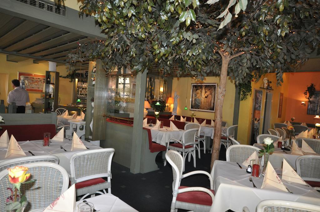 Hotel Restaurant "Athen" Munstermaifeld Exterior photo