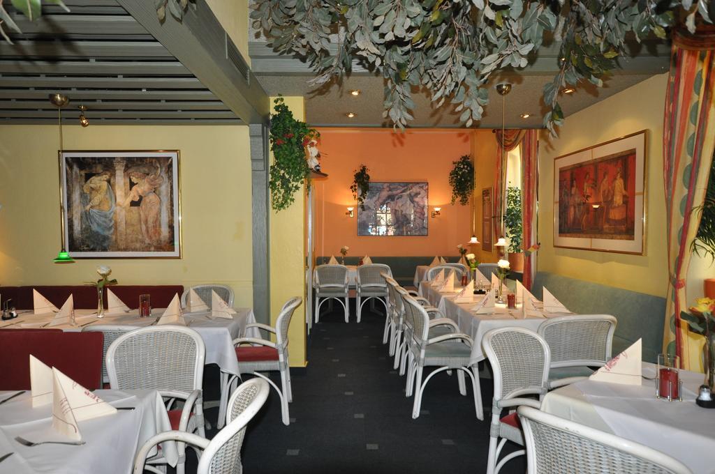 Hotel Restaurant "Athen" Munstermaifeld Exterior photo